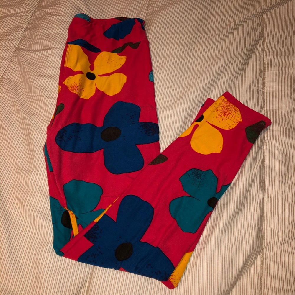 LulaRoe red floral leggings